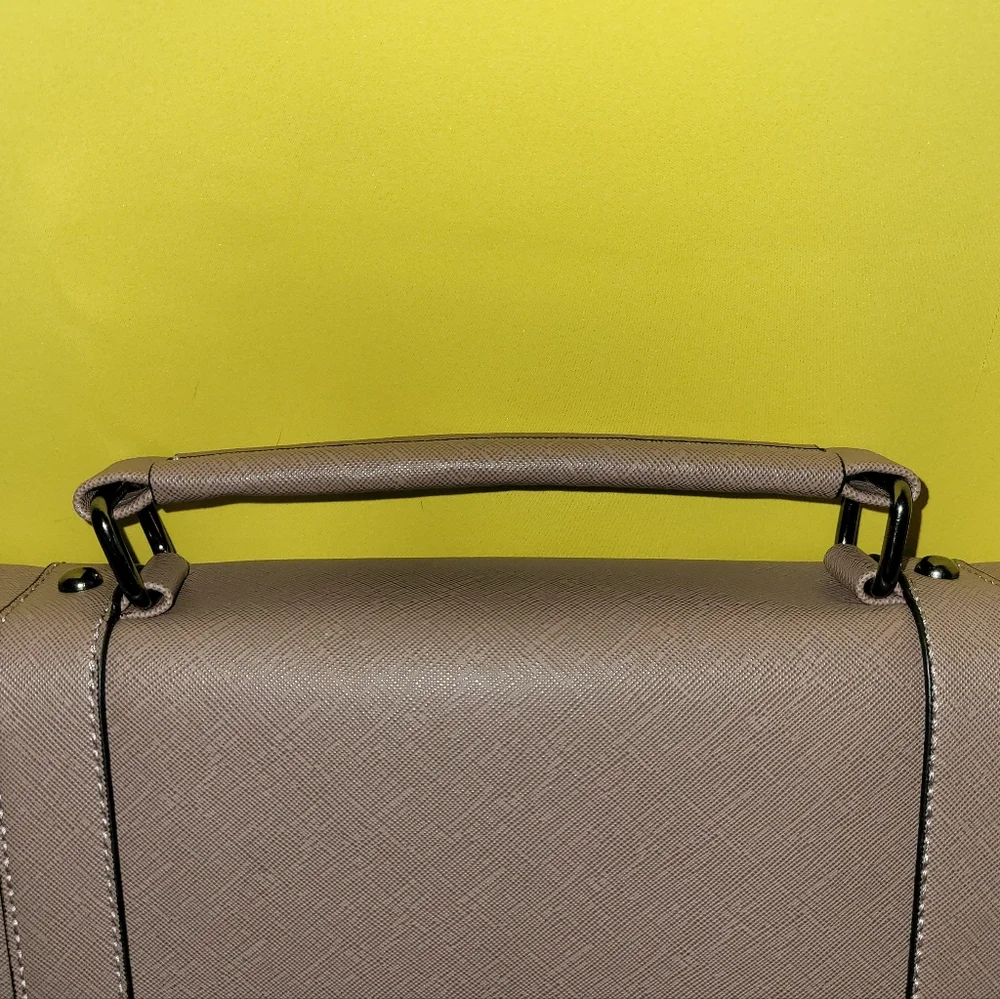 Easegave Mauve (Laptop) Satchel Bag. - Picture 4 of 16